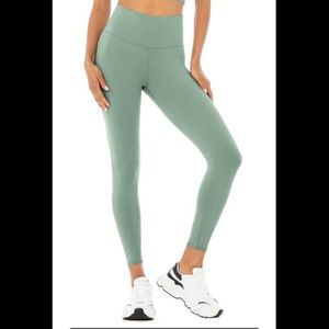 ALO 7/8 HIGH-WAIST AIRBRUSH LEGGING 
Soft Seagrass / S